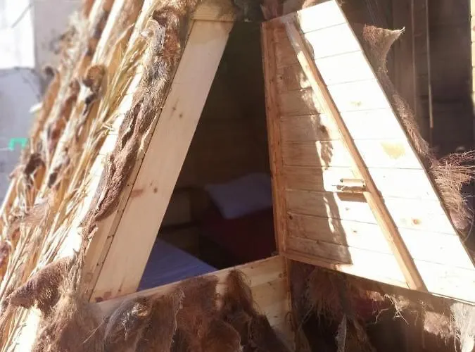 زقاق Camp