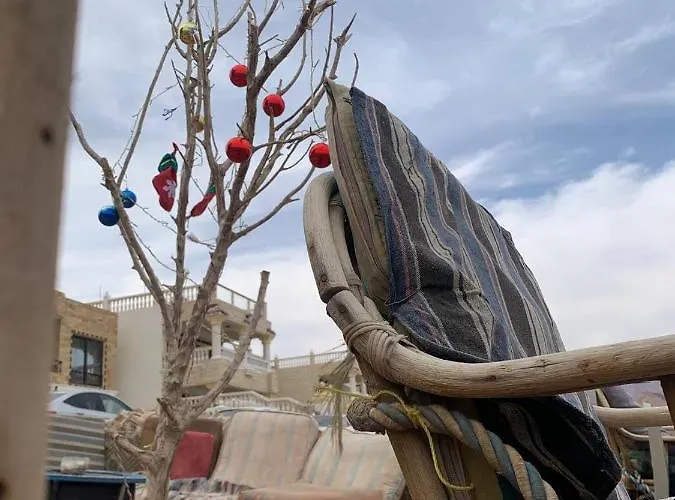 زقاق Camp